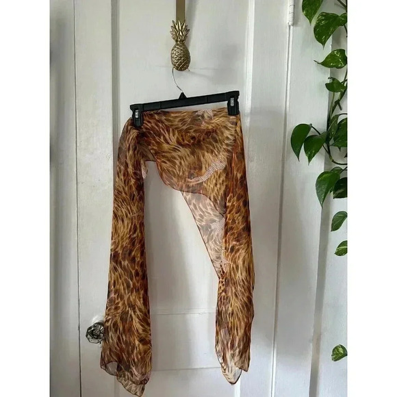 Cheetah Lightweight scarf - Picture 1 of 6